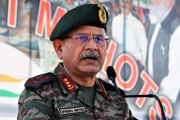General Upendra Dwivedi meeting with sri lanka officers