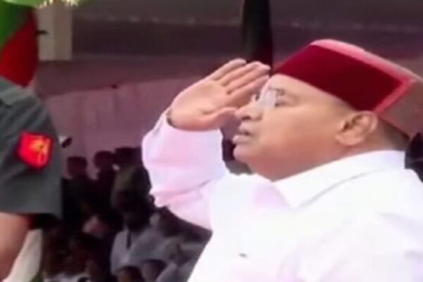 Republic Day governor Thavarchand Gehlot hoists flag at manik shah maidan