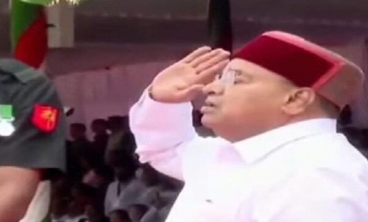 Republic Day governor Thavarchand Gehlot hoists flag at manik shah maidan