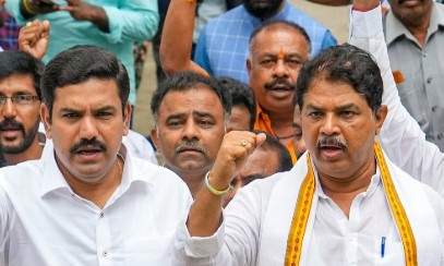 BY Vijayendra and r ashok asking for timmapura resignation