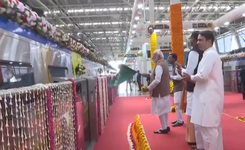 Narendra Modi inaugurated namo bharat train in meerut