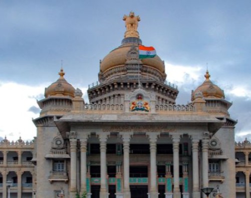 Good news Cm Siddaramaiah increased DA of government employs and pensioner