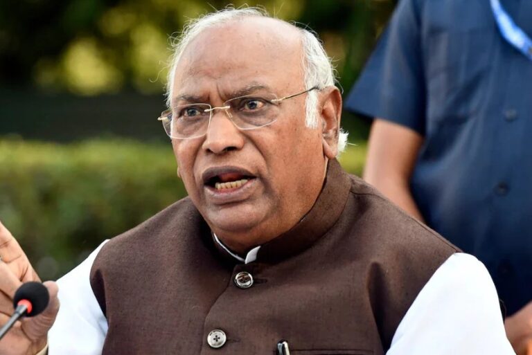 Mallikarjun Kharge: ಇಂಧನ ದರ ಏರಿಕೆ ಬಿಸಿ: ಕೇಂದ್ರದ ವಿರುದ್ಧ ಖರ್ಗೆ ಆಕ್ರೋಶ