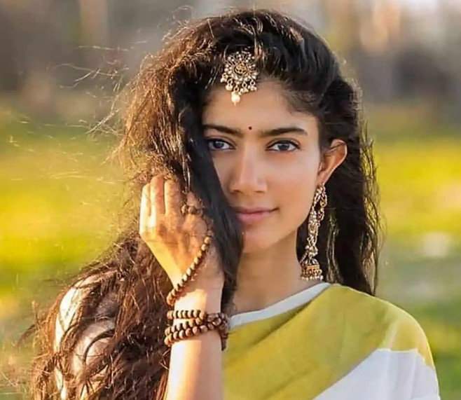 Ramayana makers big decision regarding Sai Pallavi