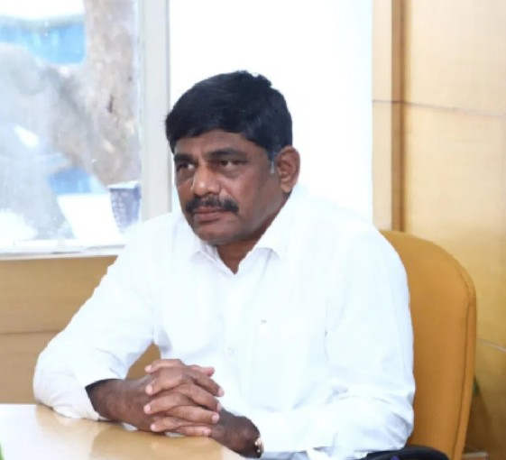 dk suresh cryptic statement about cm change row