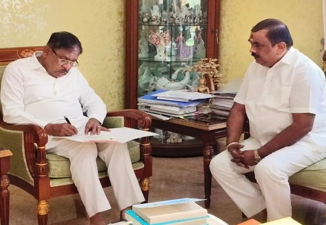 karave narayana gowda request regarding Kannada Activists police case
