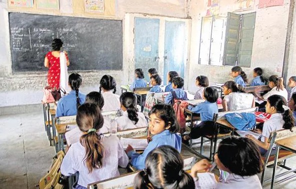 1 Lakh government Schools in india facing water issue