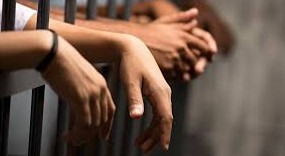 Thieves Dial Police Helpline For Rescue After Being Caught By Mob while doing theft