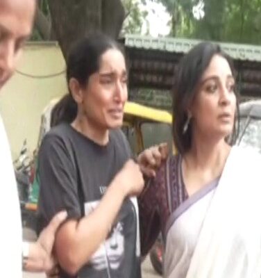 Actress Krishi thapanda goes back without seeing friend last rituals