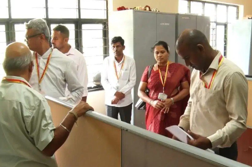 Lokayukta raid on bengaluru RTO office and haveri sand mining handle