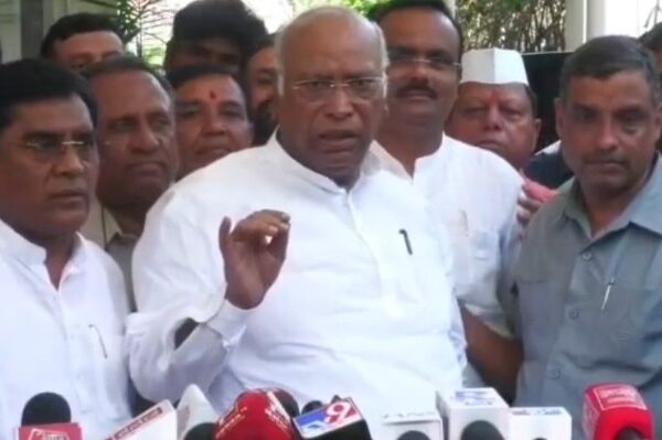 PM narendra modi only knows to talk mallikarjun kharge