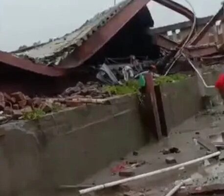 Tragedy tea warehouse collapses in Kolkata