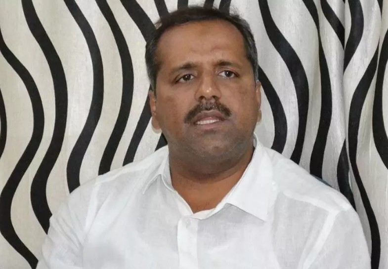 UT khader warned engineers regarding road mishaps in rainy season