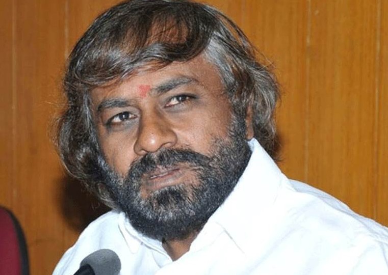 eshwar khandre ordered to file criminal case against people who does water pollution