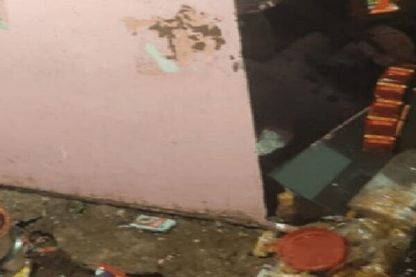 crime vijayapura pan shop blast 3 injured