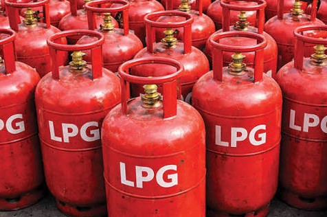 customers should surrender LPG if using PNG in home