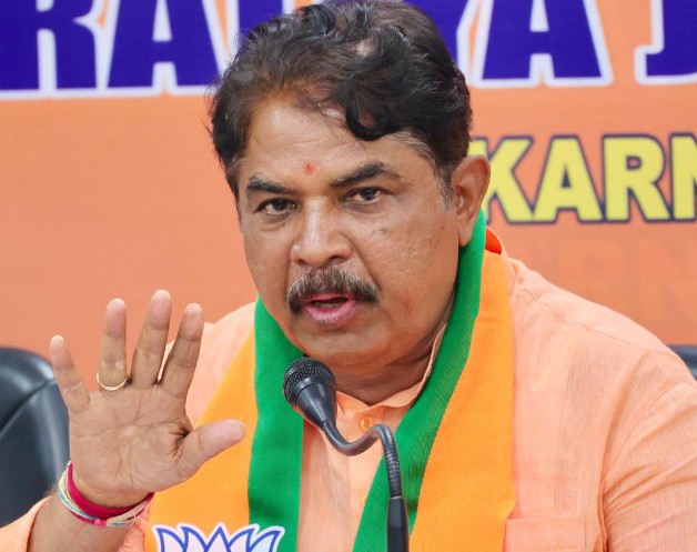 R ashok slams government for created problem for nEET students