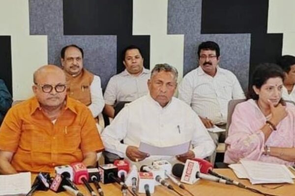 Major Relief Govt Moves to Increase BPL Card Annual Income Ceiling to 3 Lakh KH Muniyappa