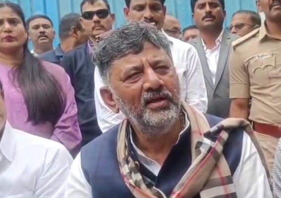 Encroachments on 435 km stretch of footpaths cleared reports DK Shivakumar