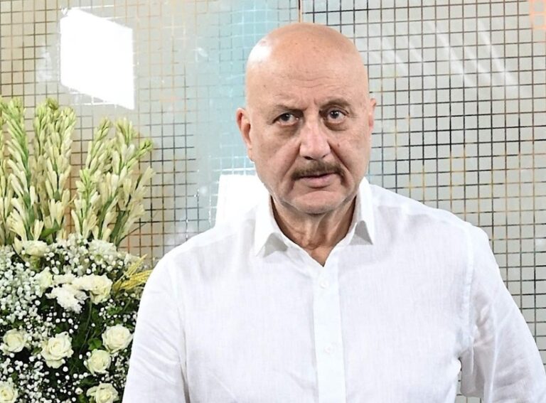I Wont Back Down to Anyones Noise Anupam Kher Blasts Trolls Over Ram Mandir Donation Controversy