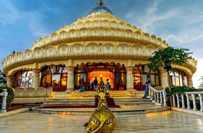 Art of Living: ಆರ್ಟ್ ಆಫ್ ಲಿವಿಂಗ್‌ಗೆ ರಾಜ್ಯ ಸರ್ಕಾರ ಬಿಗ್ ಶಾಕ್: ನೂರಾರು ಎಕರೆ ಭೂ ಒತ್ತುವರಿ ಆರೋಪದ ತನಿಖೆಗೆ ಹಿರಿಯ ಐಎಎಸ್ ಅಧಿಕಾರಿ ನೇತೃತ್ವದ ಎಸ್‌ಐಟಿ ರಚನೆ!