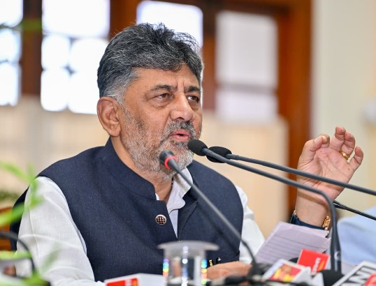 Peoples Lives and Rights Matter More Than Politics Says dk shivakumar