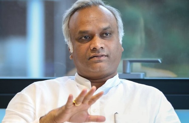 Priyank Kharge direct dare to BJP Show me one leaders son who is a full time RSS worker