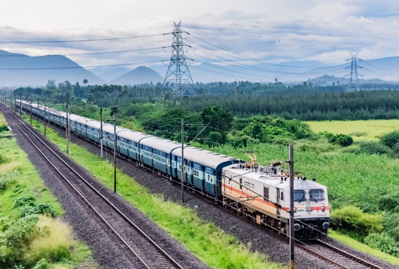 Shocking AC Train Passengers Steal 1 27 Crore Bedroll Items in 4 Years Contractors Lose ₹104 Crore