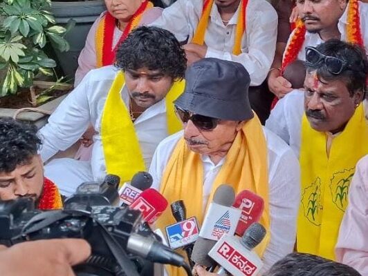 Vatal Nagaraj leads unique Crowbar March against GBA over demolition drive