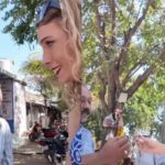 Viral video Indian street vendor wins hearts online after gifting earrings to a foreign tourist