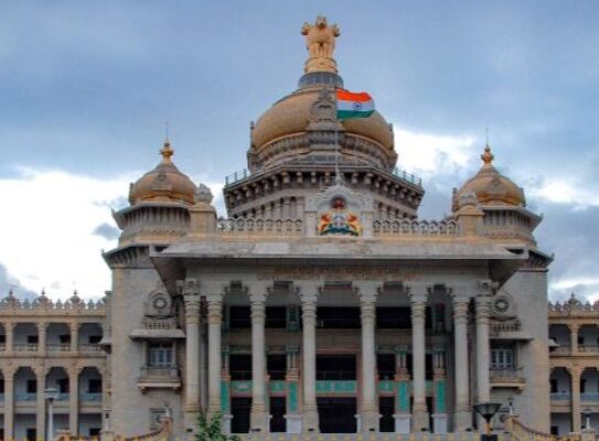 Good news Karnataka government giving slipper with shoe and socks for students