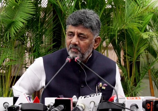 dk shivakumar talks about water crisis and requests farmer