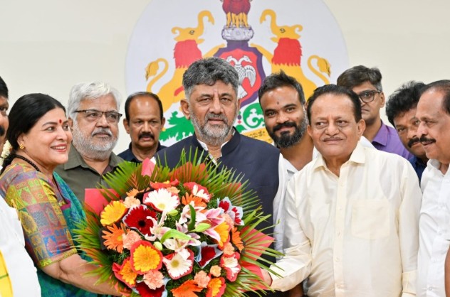 cm dk shivakumar promises to help in development of sandalwood