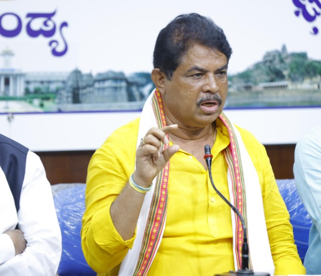R Ashok Targets Congress Government After Own MLA Alleges 7 percent Cut Money in KRIDL