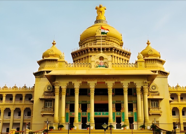 Big news Karnataka Bans Production Sale of Tobacco and Nicotine Mixed Pan Masala