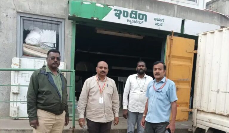 Indira Canteen: ಸ್ಟಾರ್ ಹೋಟೆಲ್ ಬೆನ್ನಲ್ಲೇ ಇಂದಿರಾ ಕ್ಯಾಂಟೀನ್‌ಗಳಿಗೂ ಶಾಕ್: ಅಡುಗೆ ಮನೆಯಲ್ಲೇ ಹೆಗ್ಗಣ ಪತ್ತೆ, ಗೊಟ್ಟಿಗೆರೆ ಕ್ಯಾಂಟೀನ್ ಸೀಜ್!