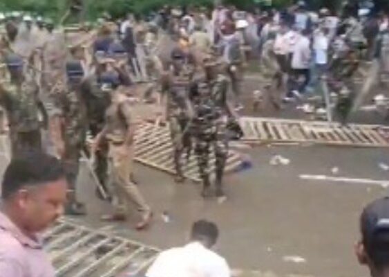 JPSC Students Try to Siege Assembly Over Exam Scam Cops Use Water Cannons Tear Gas in Ranchi