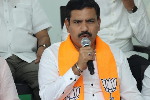 Nagendra Blackmailed Congress High Command for Minister Post BJP State President BY Vijayendra