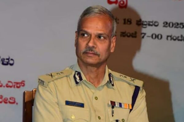 Security Breach in Jail Mobile and Pen Drive Found in Prajwal Revanna Cell Airtel Named Co Accused Over Andhra SIM Card