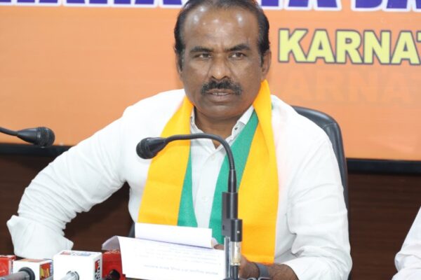 IAS Officer Defamation Case High Court Rebukes BJP Leader Adjourns Hearing to Aug 28