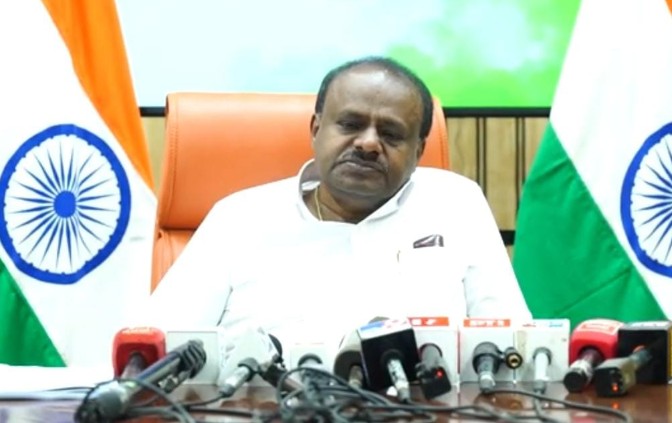 HD Kumaraswamy Targets Priyank Kharge Over Alleged KPSC Irregularities