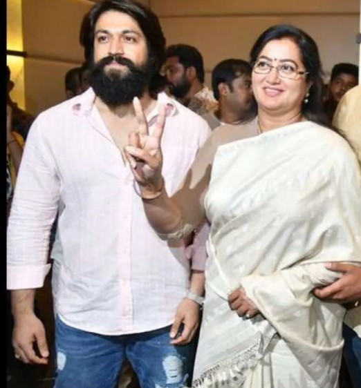 Sumalatha Ambareesh Praises Yash Toxic Urges Him to Ignore Negative Reviews