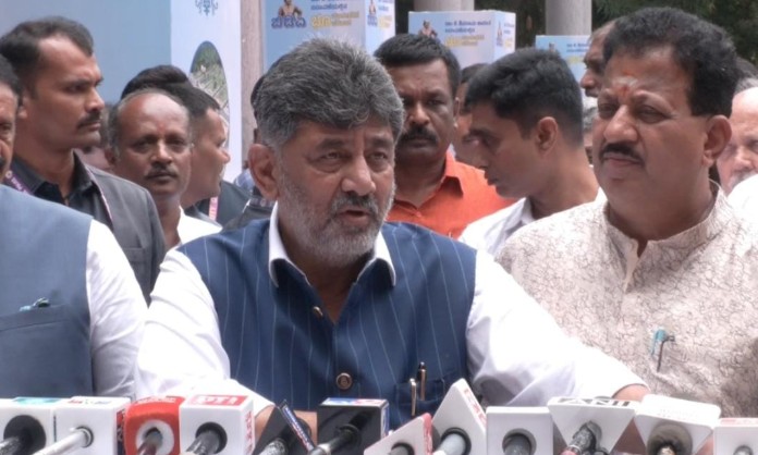 DK Shivakumar Claims HD Kumaraswamy is Fighting Against the BJP