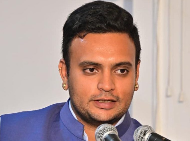 Respect Heritage Celebrate Peacefully MP Yaduveer Wadiyar on Mahisha Dasara