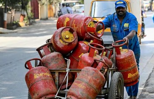 LPG Refill Booking Revised Centre Standardizes Refill Interval to 25 Days for Rural and Urban Areas