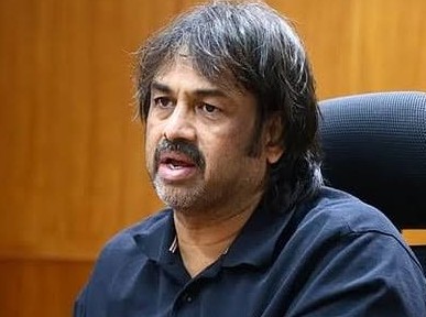 Viral Photos of Poor Quality Shoes Are From Last Year Clarifies Education Minister Madhu Bangarappa