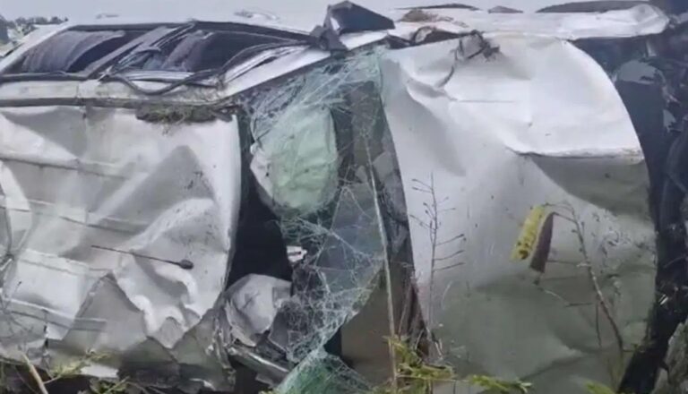 Road Mishap: ರಾಜ್ಯದಲ್ಲಿ ಭೀಕರ ರಸ್ತೆ ದುರಂತಗಳು: ಕೋಲಾರ, ರಾಯಚೂರಿನಲ್ಲಿ ಪ್ರತ್ಯೇಕ ಅಪಘಾತ, ಆರು ಮಂದಿ ದುರ್ಮರಣ!