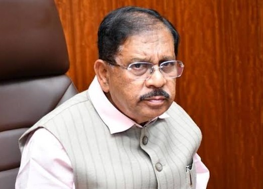 Ballari Drought Ground Visit DCM Parameshwar Directs Banks to Defer Farmer Loan Collection