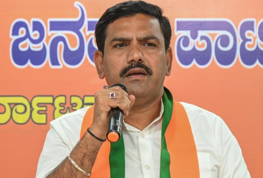 CM dk shivakumar Blaming Election Commission to Cover Up Governance Failures Claims BY Vijayendra