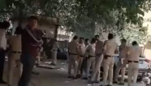 Crime Tragedy in Krishna Nagar Student Dies of Burns Inside School Premises Suicide Notes Recovered
